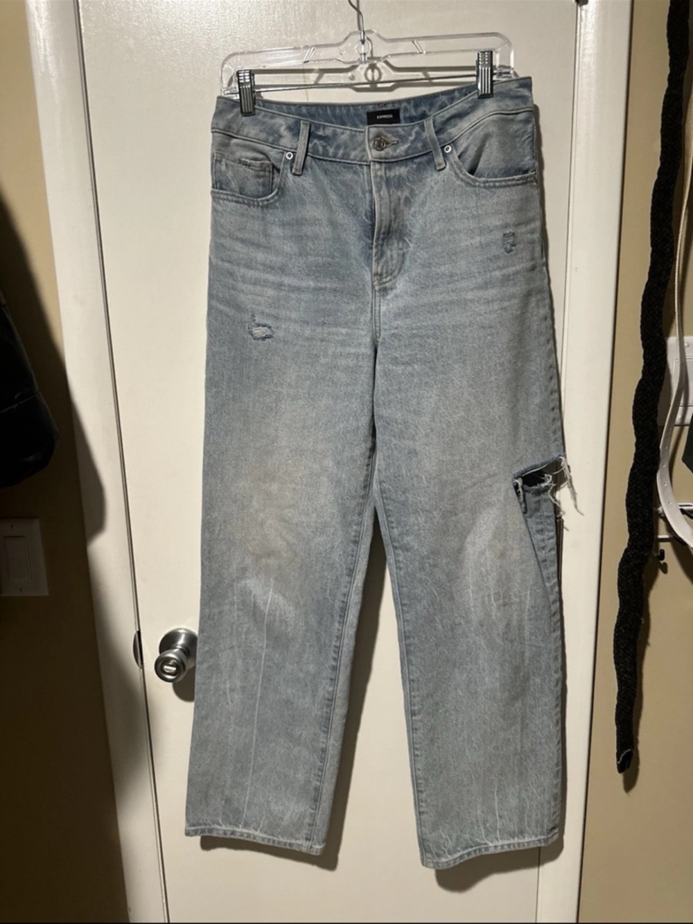 Express Women's Straight Leg Jeans - Light Wash Blue